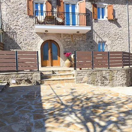 Stone Deluxe Lefkada Ваканционна къща *